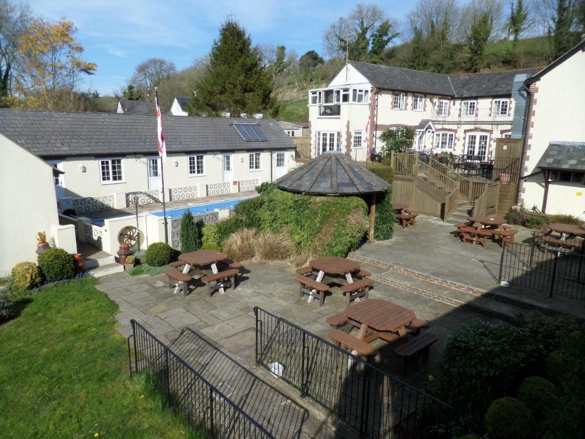 The Poachers Inn Piddletrenthide Exterior photo